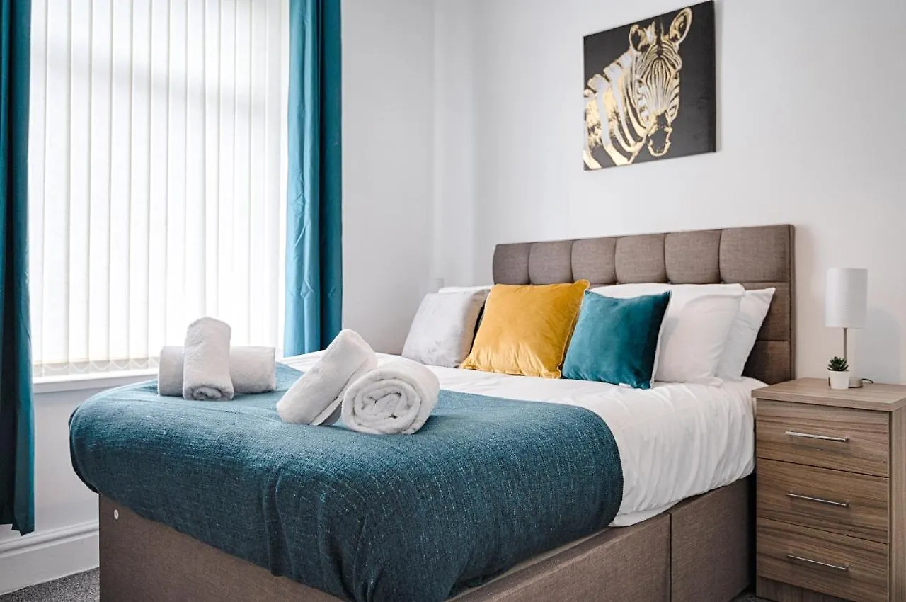 Chesshyre Accommodation - Tv In Every Bedroom! Swansea Holiday home