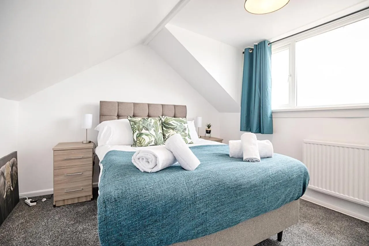 Chesshyre Accommodation - Tv In Every Bedroom! Swansea Holiday home