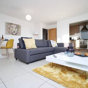 No1 Beach Walk By South Wales - Free Parking Apartment