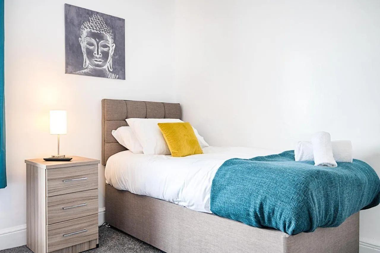 Holiday home Chesshyre Accommodation - Tv In Every Bedroom! Swansea United Kingdom